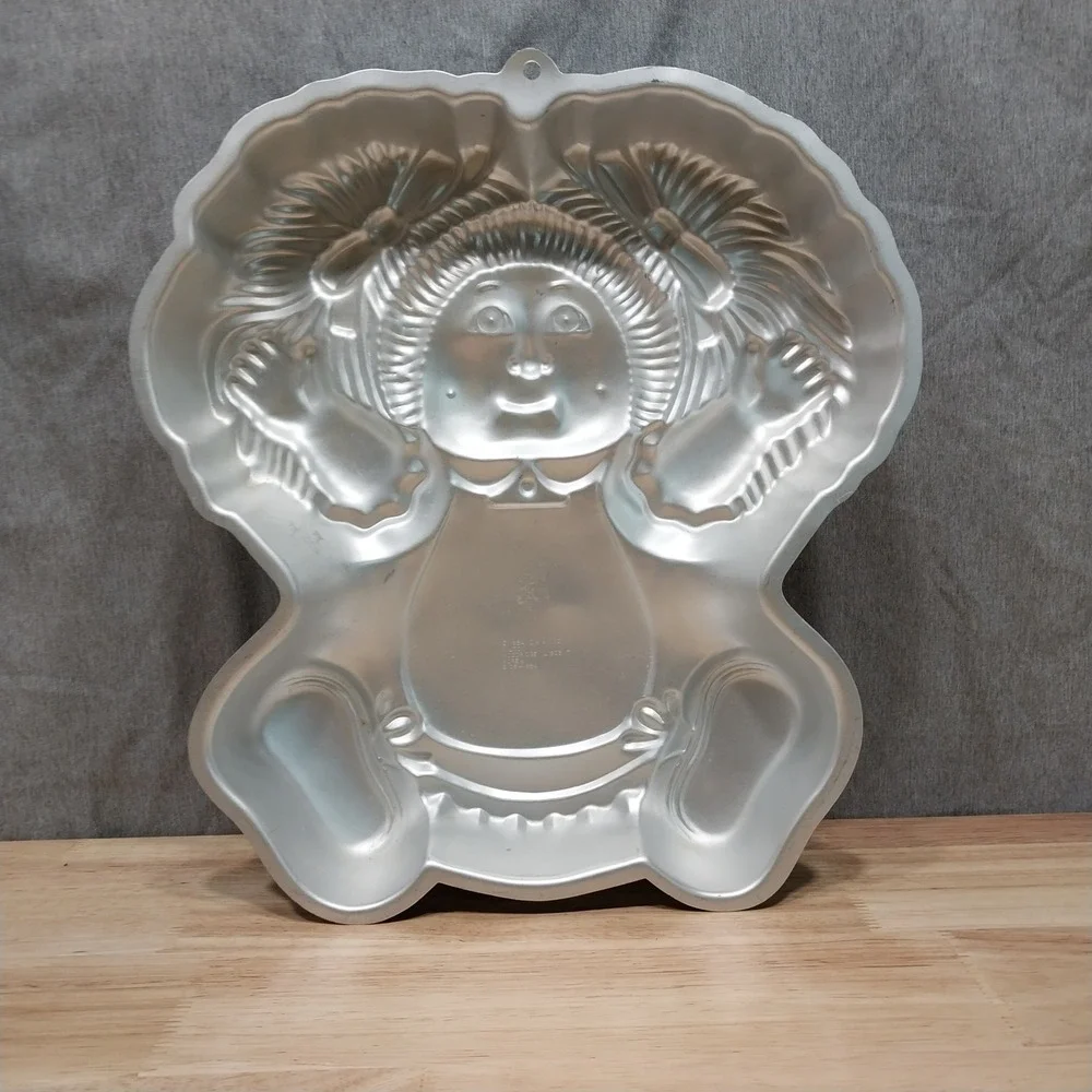 Cabbage Patch Doll Wilton Cake Pan Vintage Aluminum 13 inch Silver